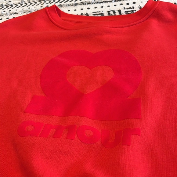 Red amour H&M semi-cropped sweatshirt <3 (size xs) - Picture 2 of 4